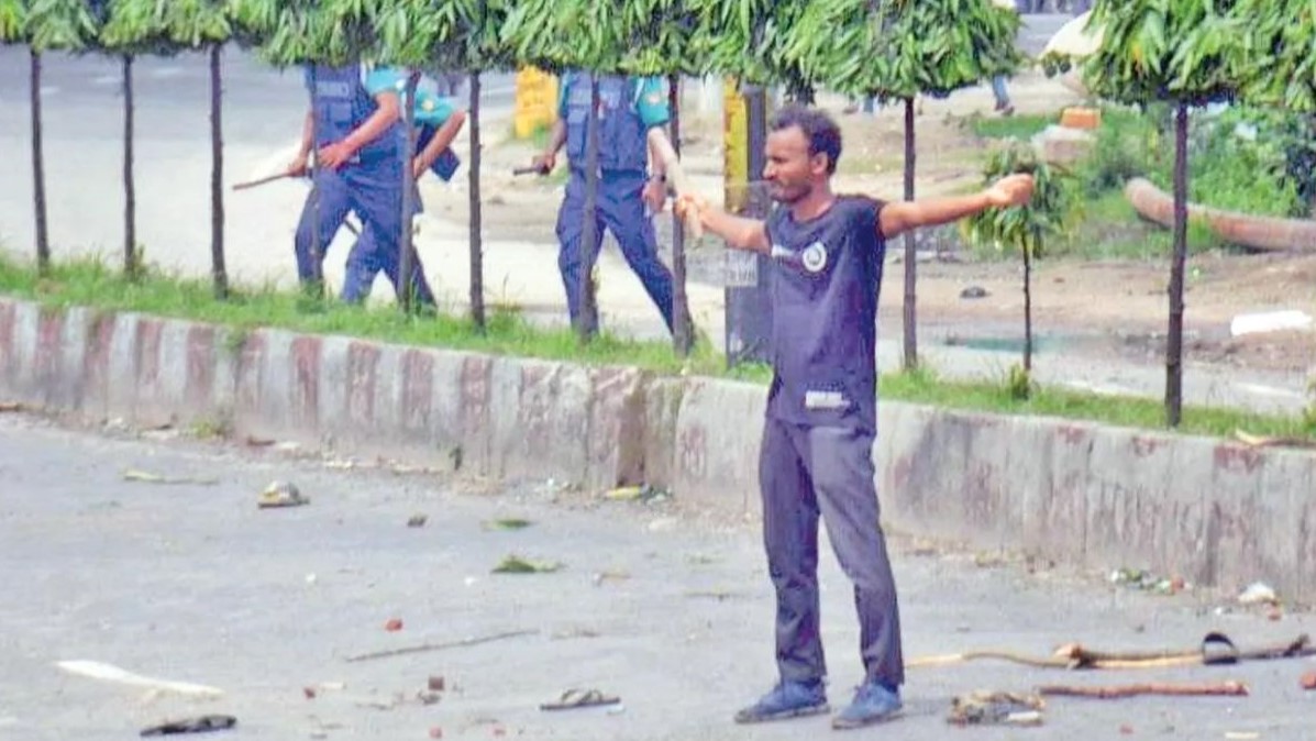 ‘আমি আবু সাঈদকে গুলি করতে দেখেছি’